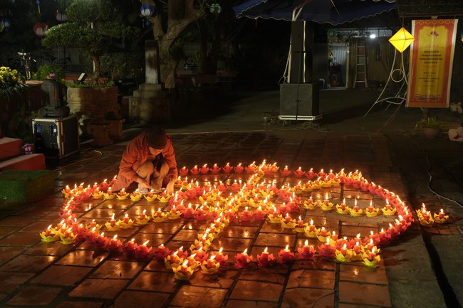 Candle Lighting Ceremony to commemorate Amitabha’s Buddha in 2024 at Dong Cao Pagoda – Thanh Hoa