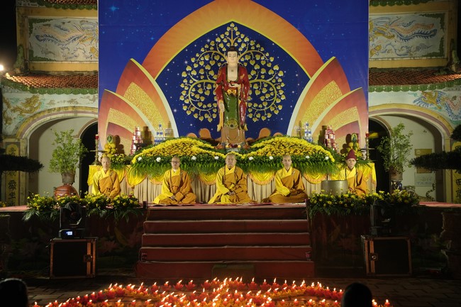 Candle Lighting Ceremony to commemorate Amitabha’s Buddha in 2024 at Dong Cao Pagoda – Thanh Hoa