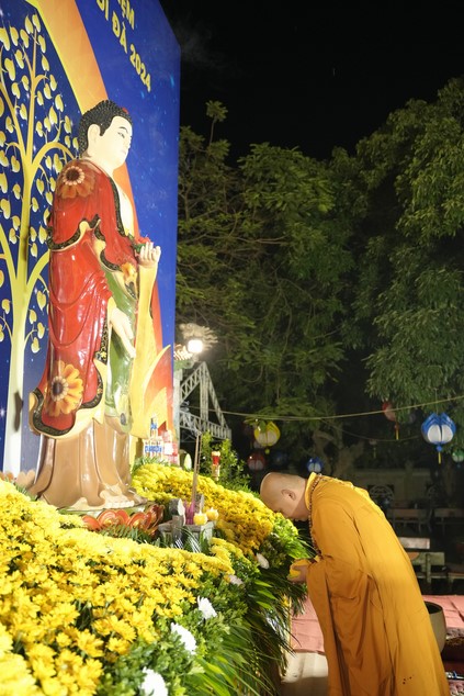 Candle Lighting Ceremony to commemorate Amitabha’s Buddha in 2024 at Dong Cao Pagoda – Thanh Hoa