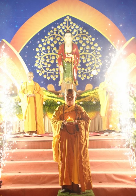 Candle Lighting Ceremony to commemorate Amitabha’s Buddha in 2024 at Dong Cao Pagoda – Thanh Hoa