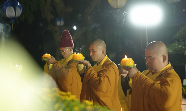 Candle Lighting Ceremony to commemorate Amitabha’s Buddha in 2024 at Dong Cao Pagoda – Thanh Hoa