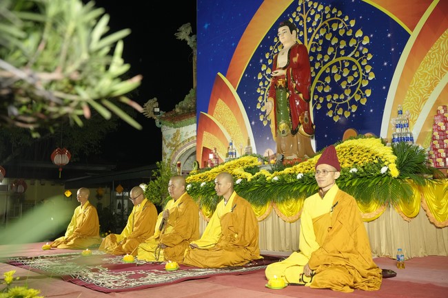 Candle Lighting Ceremony to commemorate Amitabha’s Buddha in 2024 at Dong Cao Pagoda – Thanh Hoa