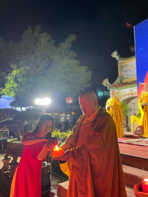 Candle Lighting Ceremony to commemorate Amitabha’s Buddha in 2024 at Dong Cao Pagoda – Thanh Hoa