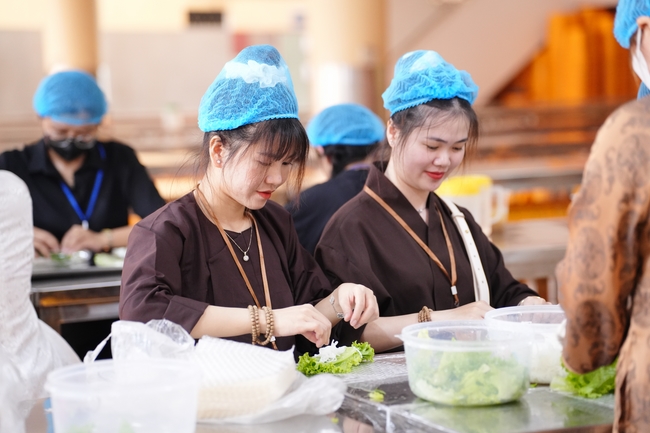 Vegan Buffet Party for gratitude on the year-end occasion 2024.