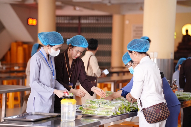 Vegan Buffet Party for gratitude on the year-end occasion 2024.