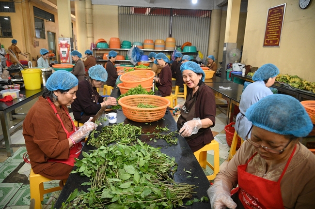 Vegan Buffet Party for gratitude on the year-end occasion 2024.