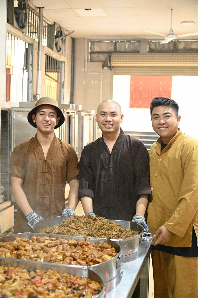 Vegan Buffet Party for gratitude on the year-end occasion 2024.