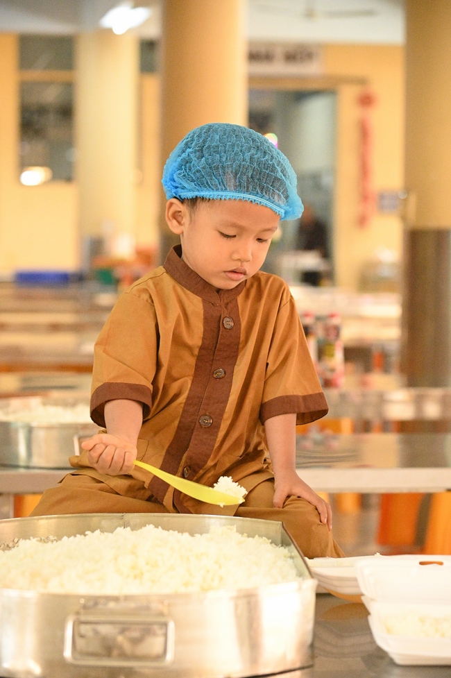 Vegan Buffet Party for gratitude on the year-end occasion 2024.