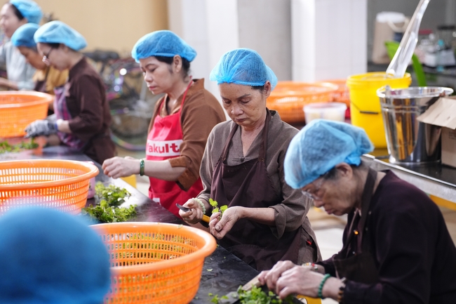 Vegan Buffet Party for gratitude on the year-end occasion 2024.