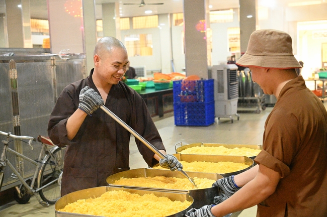 Vegan Buffet Party for gratitude on the year-end occasion 2024.
