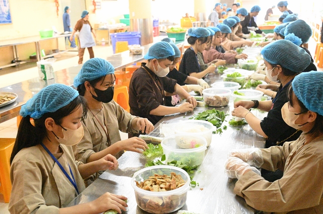 Vegan Buffet Party for gratitude on the year-end occasion 2024.