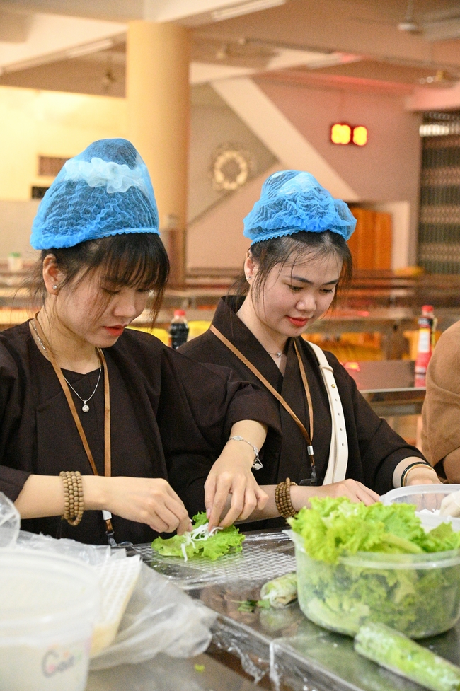 Vegan Buffet Party for gratitude on the year-end occasion 2024.