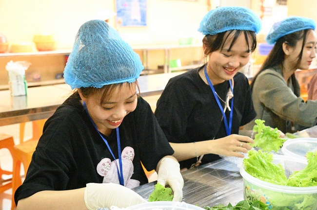 Vegan Buffet Party for gratitude on the year-end occasion 2024.