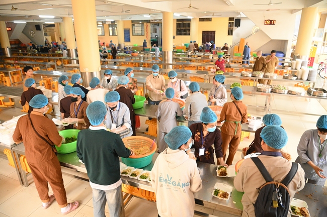 Vegan Buffet Party for gratitude on the year-end occasion 2024.