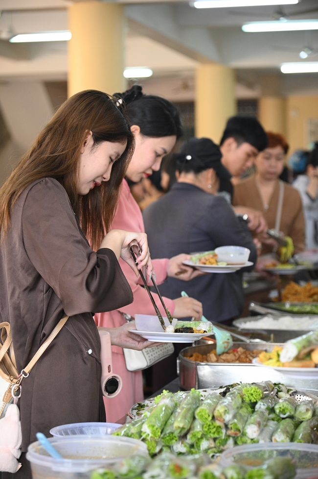 Vegan Buffet Party for gratitude on the year-end occasion 2024.