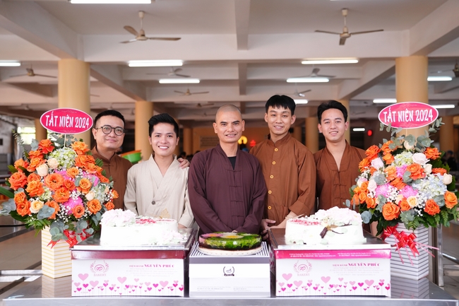 Vegan Buffet Party for gratitude on the year-end occasion 2024.