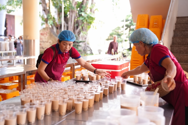 Vegan Buffet Party for gratitude on the year-end occasion 2024.