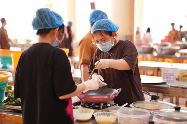 Vegan Buffet Party for gratitude on the year-end occasion 2024.