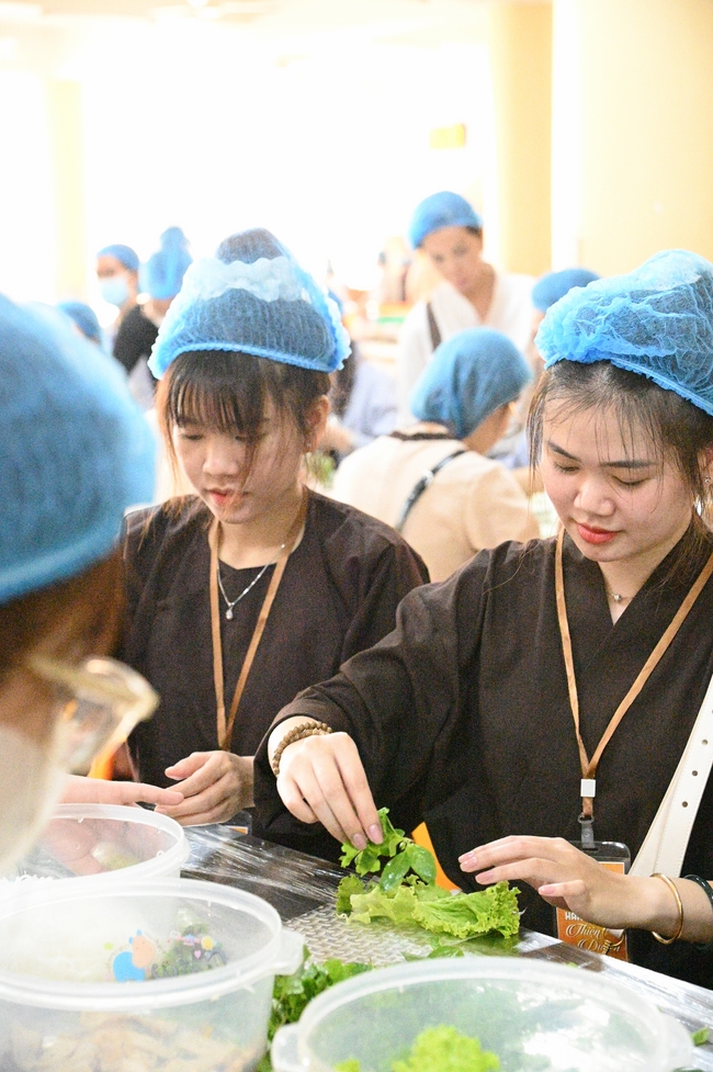 Vegan Buffet Party for gratitude on the year-end occasion 2024.