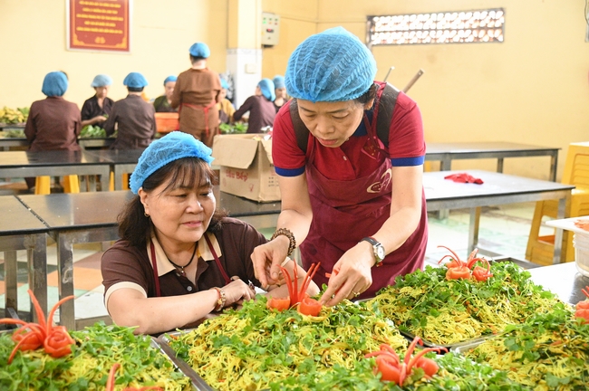 Vegan Buffet Party for gratitude on the year-end occasion 2024.