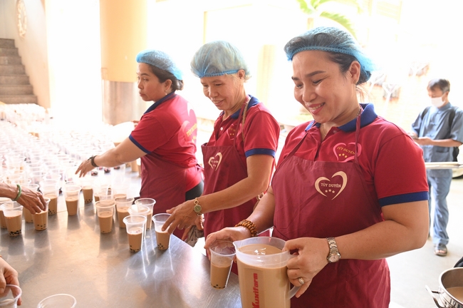 Vegan Buffet Party for gratitude on the year-end occasion 2024.