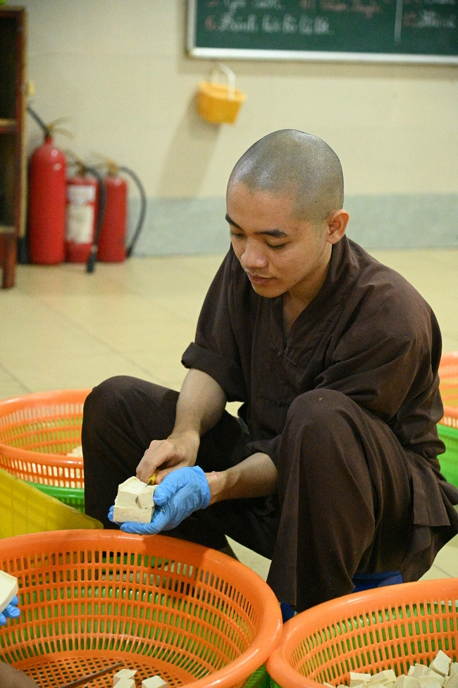 Vegan Buffet Party for gratitude on the year-end occasion 2024.