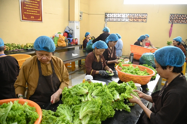 Vegan Buffet Party for gratitude on the year-end occasion 2024.