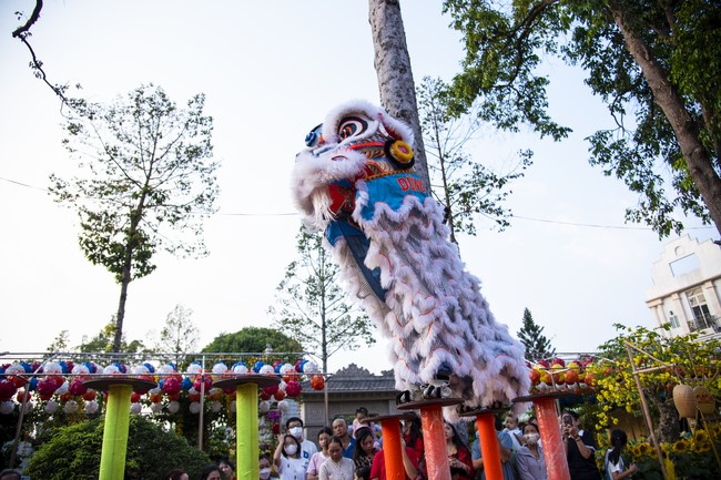 Khai bút chương trình TẶNG CHỮ “THƯ PHÁP VIỆT” mừng xuân Giáp Thìn