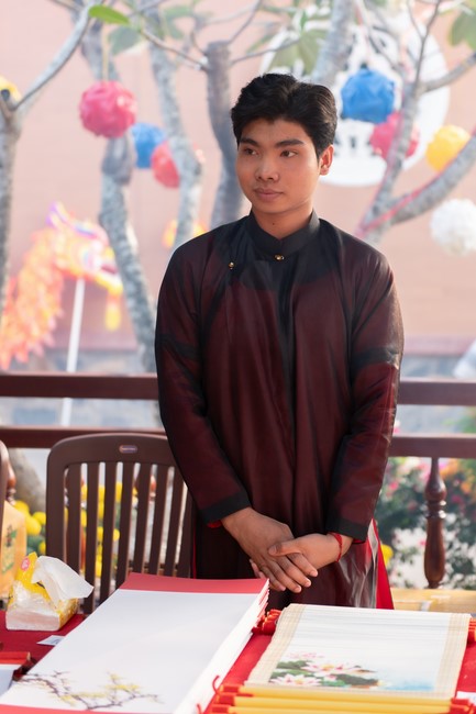 Khai bút chương trình TẶNG CHỮ “THƯ PHÁP VIỆT” mừng xuân Giáp Thìn