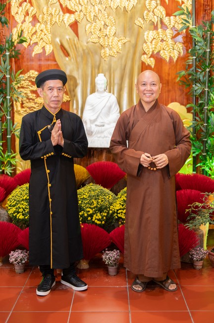 Khai bút chương trình TẶNG CHỮ “THƯ PHÁP VIỆT” mừng xuân Giáp Thìn