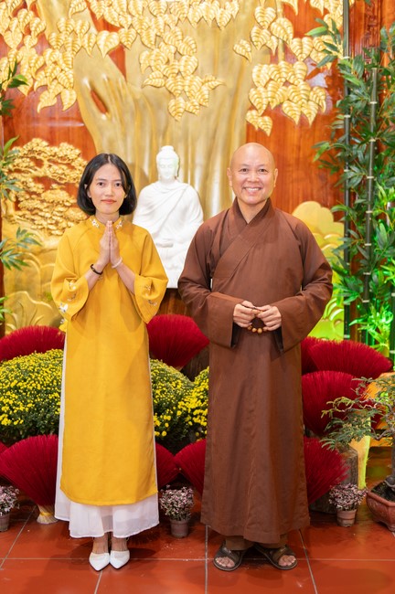 Khai bút chương trình TẶNG CHỮ “THƯ PHÁP VIỆT” mừng xuân Giáp Thìn