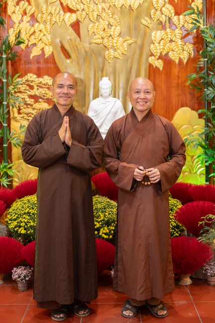 Khai bút chương trình TẶNG CHỮ “THƯ PHÁP VIỆT” mừng xuân Giáp Thìn