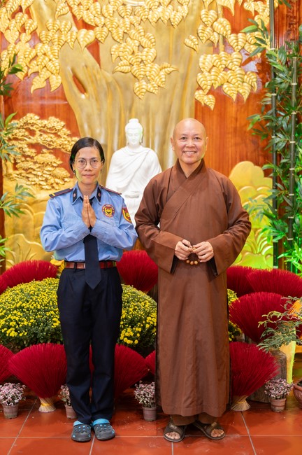 Khai bút chương trình TẶNG CHỮ “THƯ PHÁP VIỆT” mừng xuân Giáp Thìn