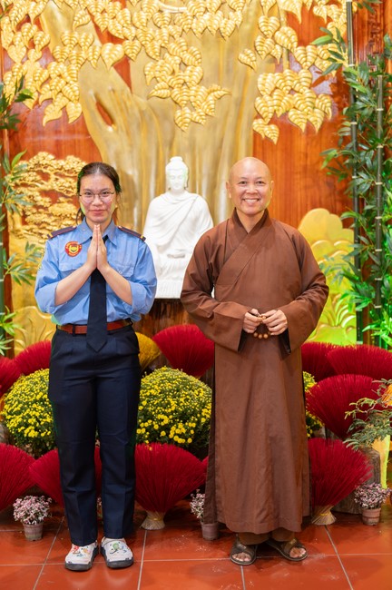 Khai bút chương trình TẶNG CHỮ “THƯ PHÁP VIỆT” mừng xuân Giáp Thìn