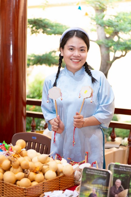 Khai bút chương trình TẶNG CHỮ “THƯ PHÁP VIỆT” mừng xuân Giáp Thìn