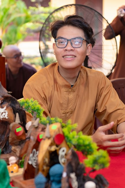 Khai bút chương trình TẶNG CHỮ “THƯ PHÁP VIỆT” mừng xuân Giáp Thìn