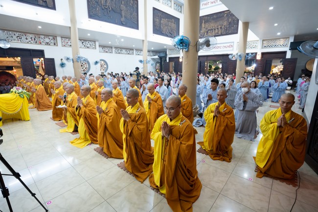 Đêm giao thừa chào đón năm Giáp Thìn