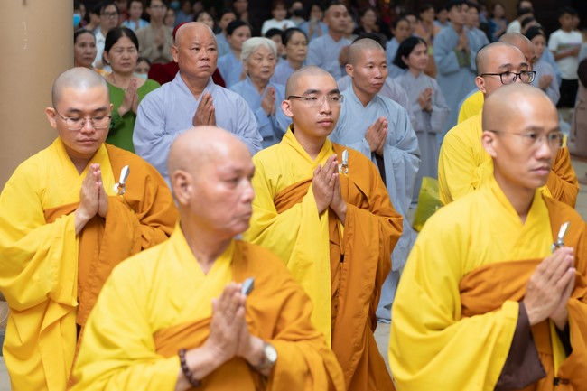 Đêm giao thừa chào đón năm Giáp Thìn