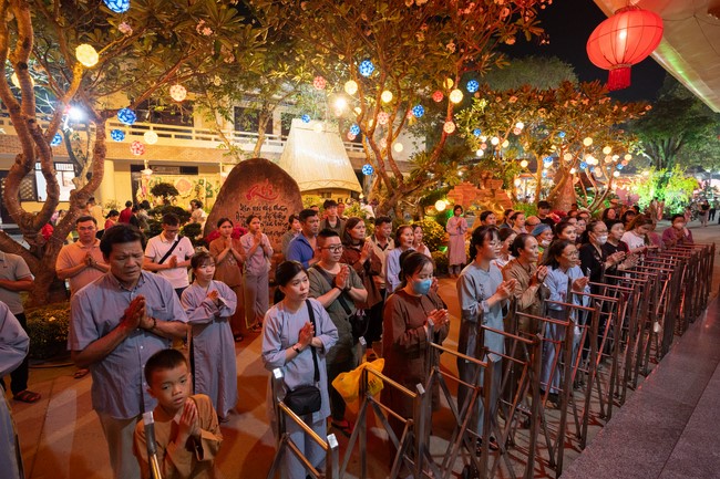 Đêm giao thừa chào đón năm Giáp Thìn