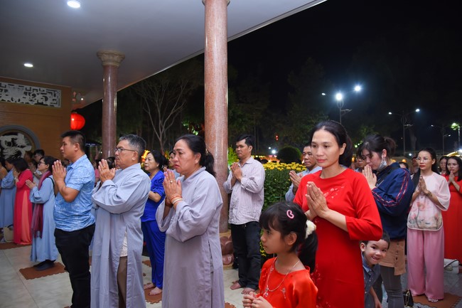 Đêm giao thừa chào đón năm Giáp Thìn