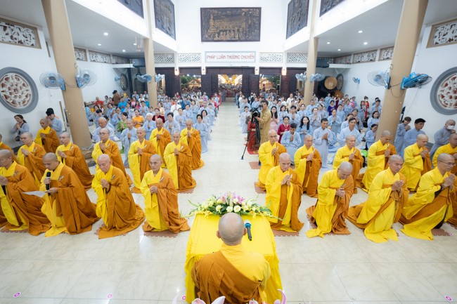 Đêm giao thừa chào đón năm Giáp Thìn