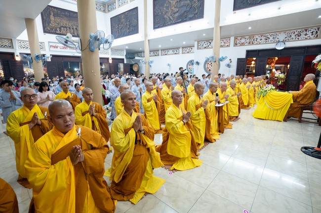 Đêm giao thừa chào đón năm Giáp Thìn