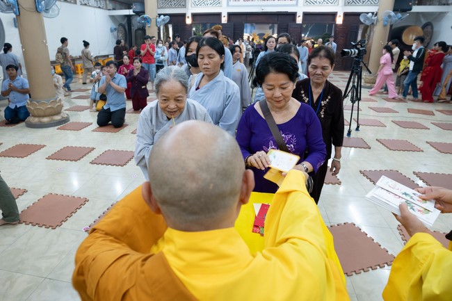 Đêm giao thừa chào đón năm Giáp Thìn