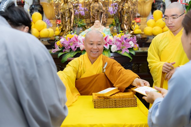 Đêm giao thừa chào đón năm Giáp Thìn