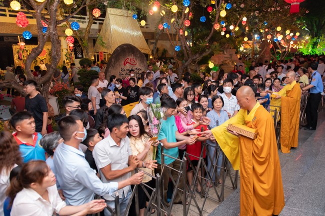 Đêm giao thừa chào đón năm Giáp Thìn