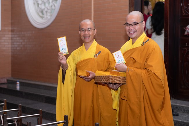 Đêm giao thừa chào đón năm Giáp Thìn