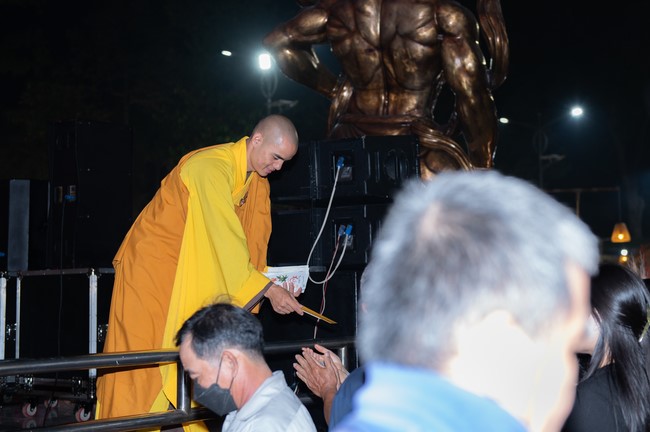 Đêm giao thừa chào đón năm Giáp Thìn