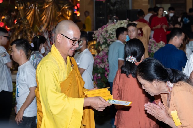 Đêm giao thừa chào đón năm Giáp Thìn