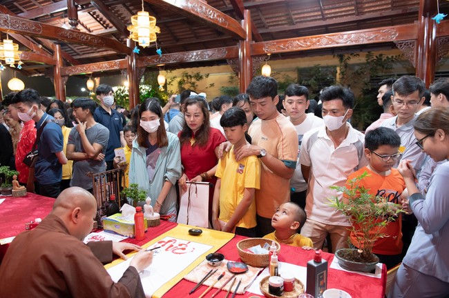 Đêm giao thừa chào đón năm Giáp Thìn