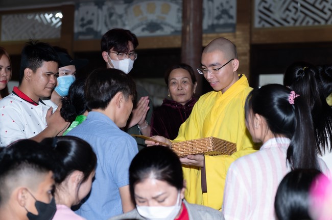 Đêm giao thừa chào đón năm Giáp Thìn